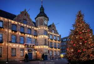 Arielle Royal Winterzauber Und Shopping 2026 Düsseldorf Rathaus Weihnachtsbaum